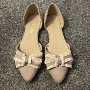 Restricted Women’s Flats